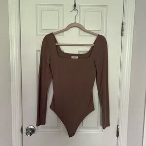 Aritzia Babaton Brown Long Sleeve Bodysuit size medium good condition